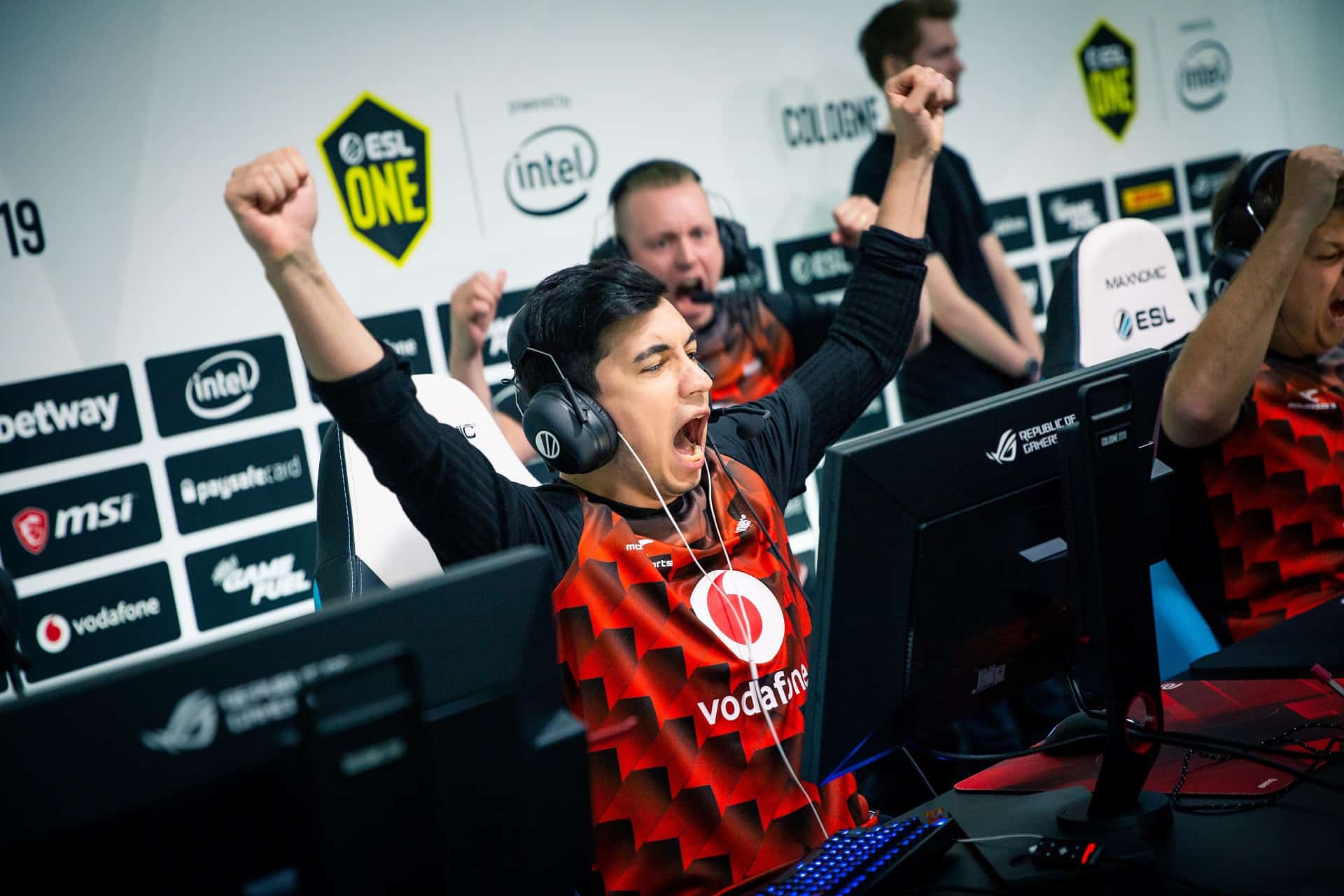 ESL Signing Sessions